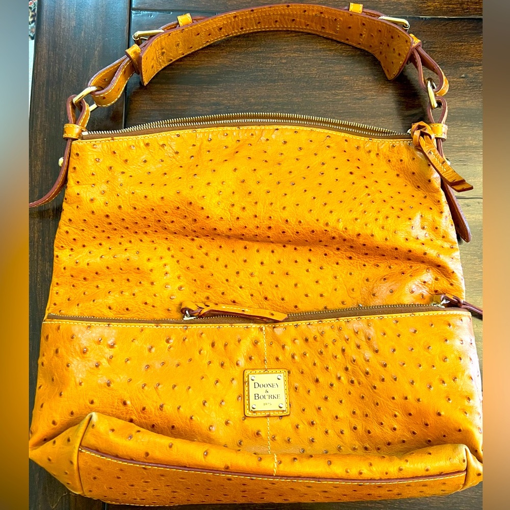 Dooney & Bourne Bag 💼 like brand new